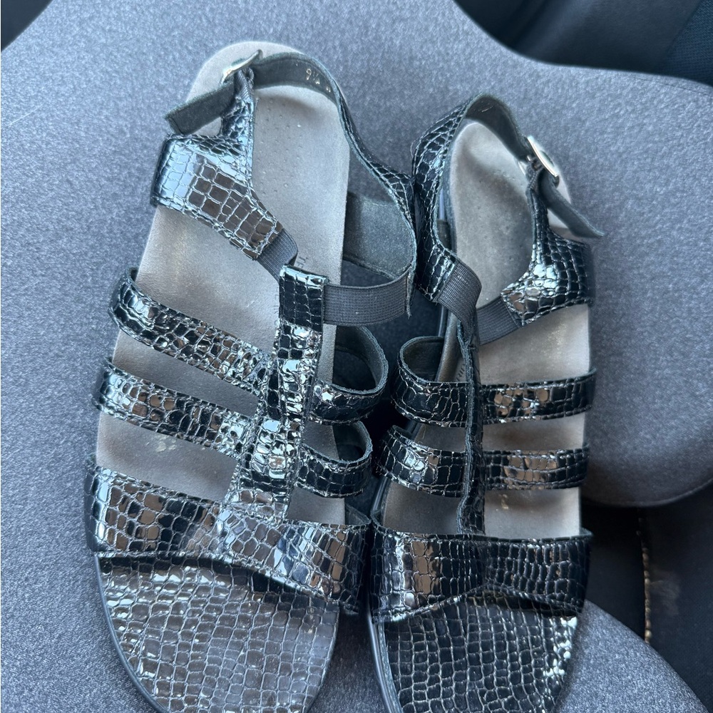 SAS Black Textured Sandals